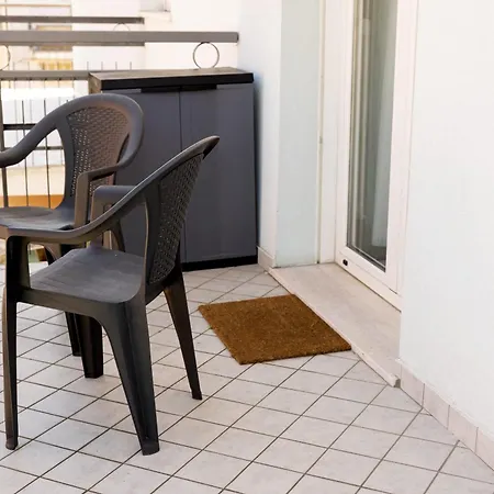 We - Sole Mare, Apartment